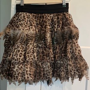 New feathered skirt with elastic waist! Size small